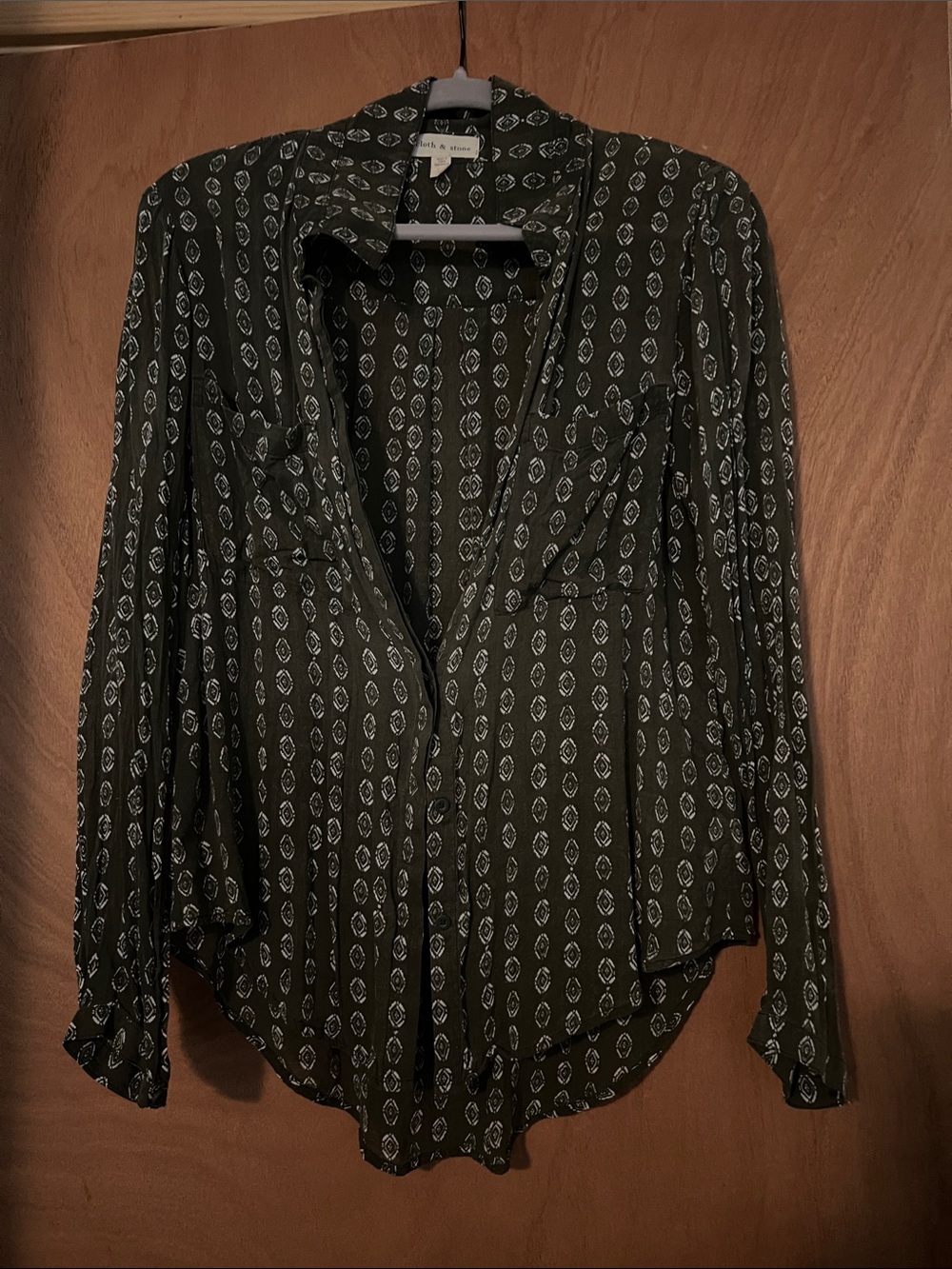 cloth & stone Olive Green Printed Button-Down Blouse
